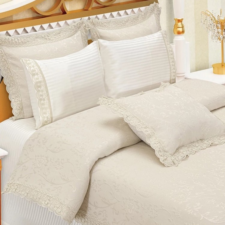 Комплект постельного белья с покрывалом бежевого цвета Policoton от Maison Dor