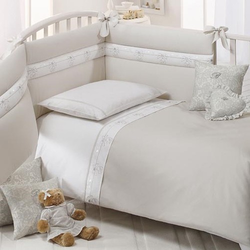 Детское постельное белье в кроватку Ciondolino от Blumarine Baby 